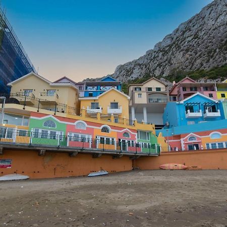 Beachfront Maisonette ジブラルタル エクステリア 写真