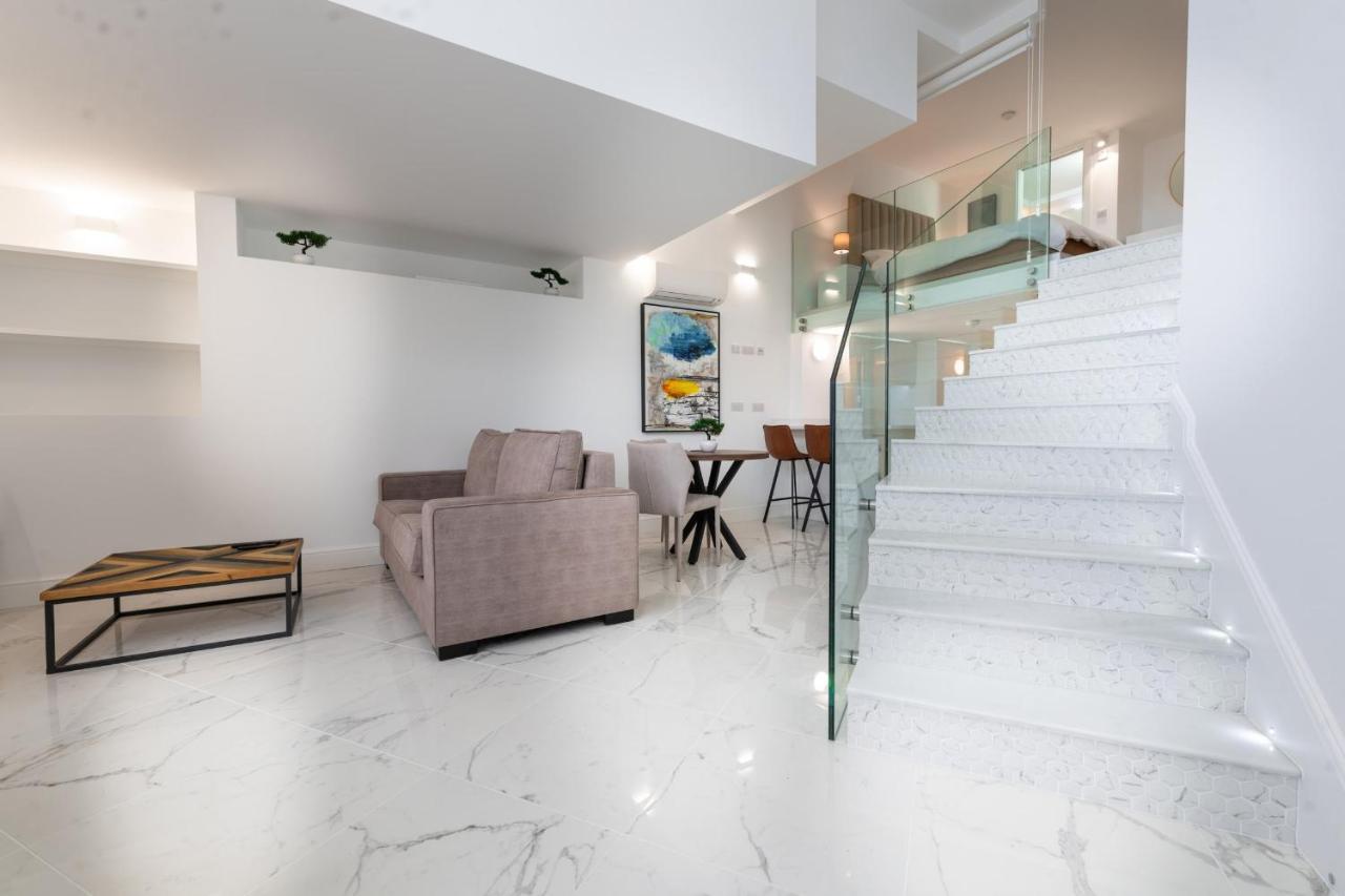 Beachfront Maisonette ジブラルタル エクステリア 写真