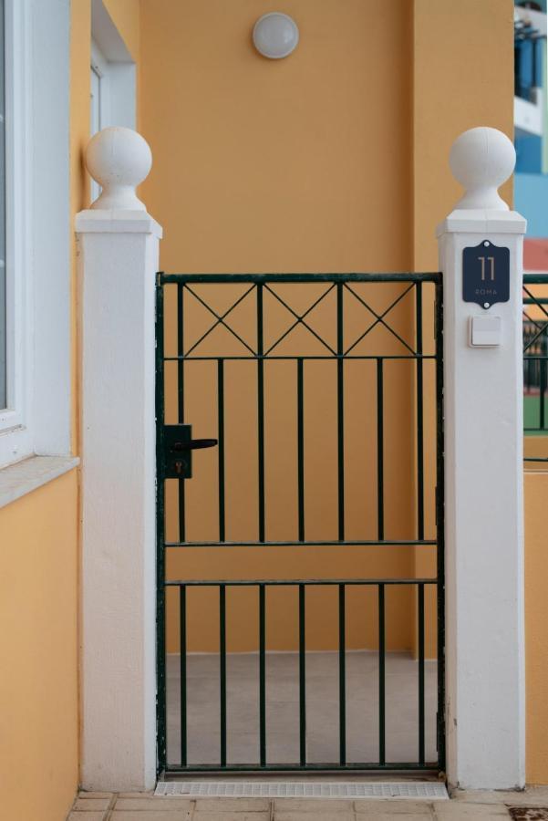 Beachfront Maisonette ジブラルタル エクステリア 写真