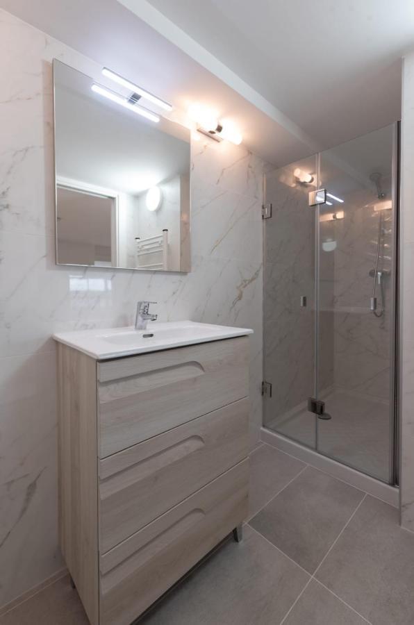 Beachfront Maisonette ジブラルタル エクステリア 写真
