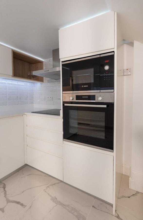 Beachfront Maisonette ジブラルタル エクステリア 写真