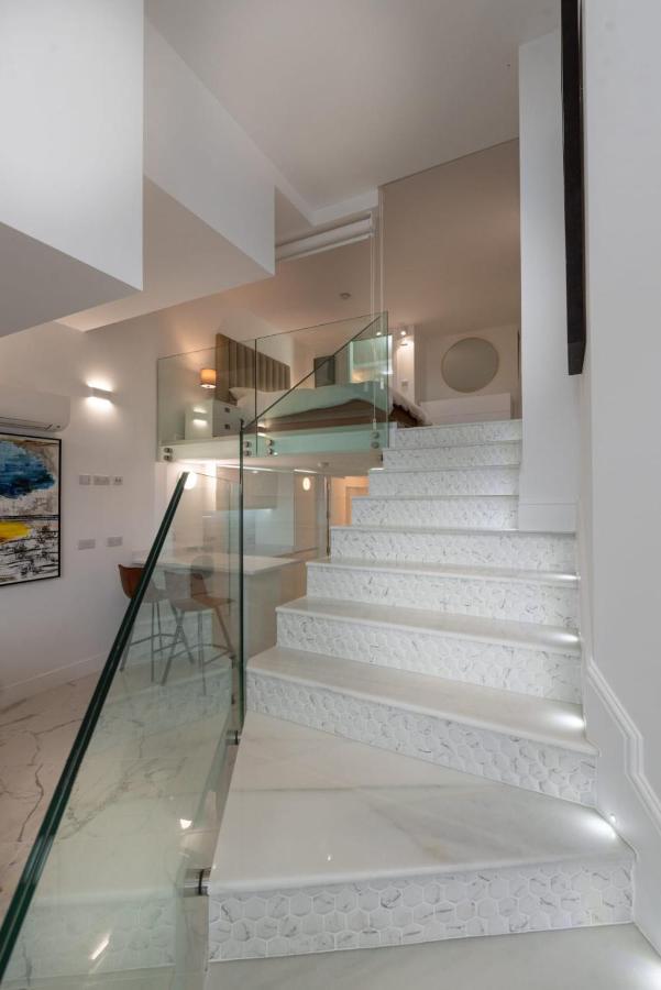 Beachfront Maisonette ジブラルタル エクステリア 写真