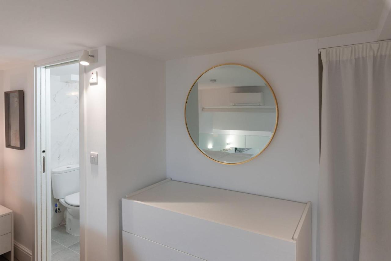 Beachfront Maisonette ジブラルタル エクステリア 写真