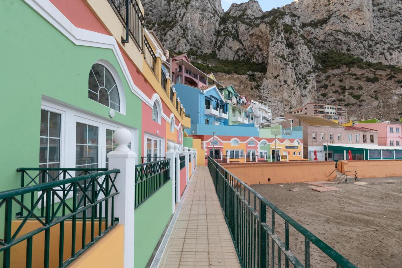 Beachfront Maisonette ジブラルタル エクステリア 写真