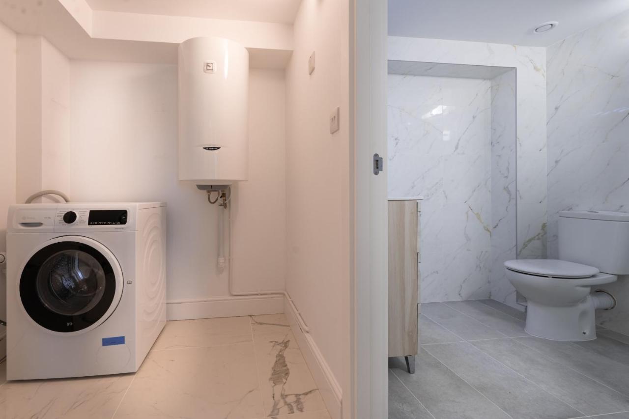 Beachfront Maisonette ジブラルタル エクステリア 写真