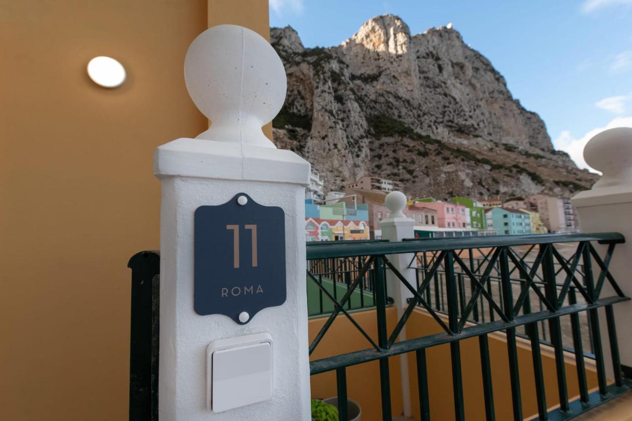 Beachfront Maisonette ジブラルタル エクステリア 写真